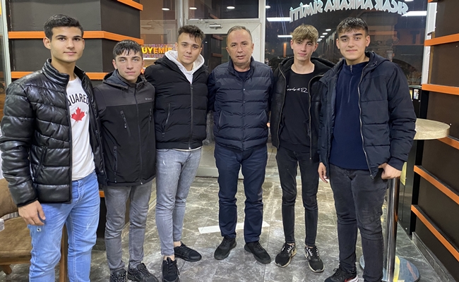 CEYLAN, HAFTASONUNU  ESNAFLA Ä°Ã‡Ä°Ã‡E GEÃ‡Ä°RDÄ°